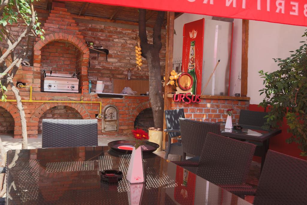 La Storia Guest House Piteşti Exterior foto